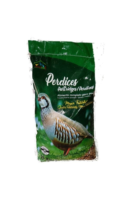 Bolsa Perdiz 25 kg Faunamix, mezcla completa y equilibrada para perdices y aves de caza, diseñada para promover su salud, crecimiento y energía, ideal para criadores y granjas avícolas.