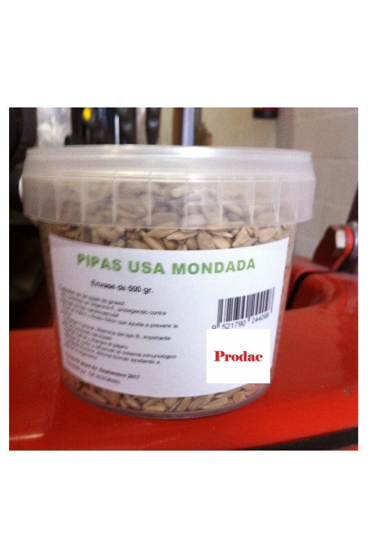 cubo Pipas Peladas Prodac Tarrina 500 gr, semillas de girasol sin cáscara, ideales para aves, ofreciendo una fuente natural de energía, grasas saludables y nutrientes esenciales para su alimentación diaria.