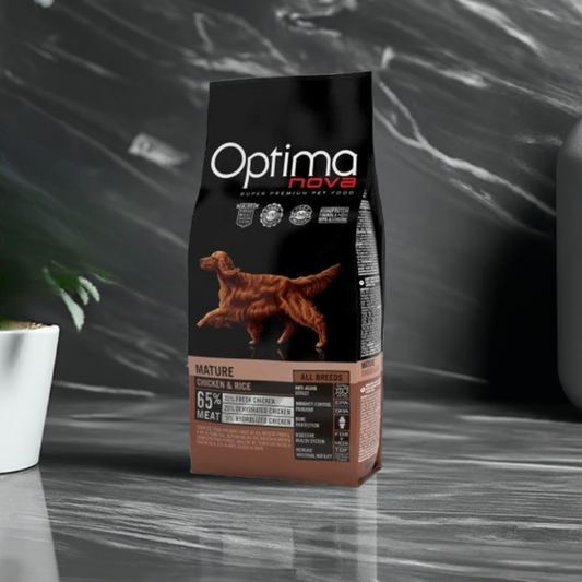Optima Nova Adult Mature Pollo y Arroz es una comida hecha con mucho cuidado para perritos que ya tienen sus añitos. ¡Esta bolsita de 2 kilos les ayudará a sentirse bien!


