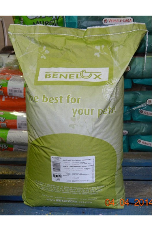 Semillas salvajes 20 kg Benelux, mezcla nutritiva de semillas especialmente formulada para aves silvestres, ideal para proporcionar una dieta equilibrada y favorecer su salud y vitalidad.