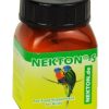 NEKTON-S 35 gr, multivitamínico en polvo de alta calidad para aves, formulado con una combinación equilibrada de vitaminas y minerales esenciales que fortalecen el sistema inmunológico, mejoran el metabolismo y favorecen un plumaje saludable. Ideal para complementar la dieta diaria y reforzar la salud en todas las etapas de vida del ave.